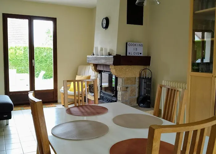 Belle Et Grande Maison Familiale A Cabourg, 7 Pers Et 1 Bebe, Proche Hippodrome بيت للعطل *