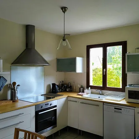Belle Et Grande Maison Familiale A Cabourg, 7 Pers Et 1 Bebe, Proche Hippodrome Сasa de vacaciones *