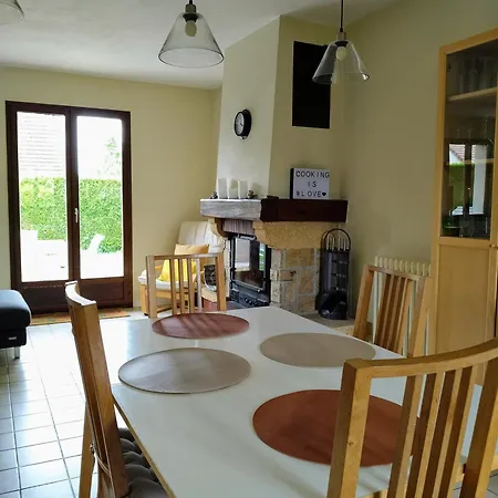 Belle Et Grande Maison Familiale A Cabourg, 7 Pers Et 1 Bebe, Proche Hippodrome Сasa de vacaciones *